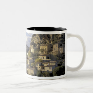 Taza Bicolor Europa, Francia, Provenza, La Roque Alric,