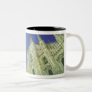 Taza Bicolor Europa, Italia, Lombardia, Milán. El Duomo,