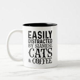 Taza Bicolor Fácilmente Distraído Por Gatos Siameses Y Café