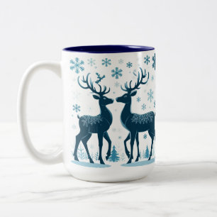 Taza Bicolor Familia de renos azules silueta en nieve invernal