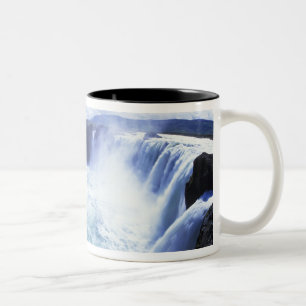 Taza Bicolor Famosas cataratas de Jodafoss en el norte de Islan