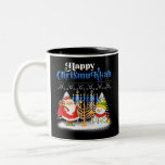 Taza Bicolor Feliz Navidades judíos de Chrismukkah Hanukkah<br><div class="desc">Los Navidades de Santa Boys Niños Jóvenes. Gracioso Humor gráfico trajes de té para los que creen en Santa Claus,  aman al ciervo,  reno,  elfo,  elfos,  cantando canciones,  decoraciones fiestas,  árbol,  gorra,  medias Este Navidad con gráfico es un gran regalo de Navidades</div>