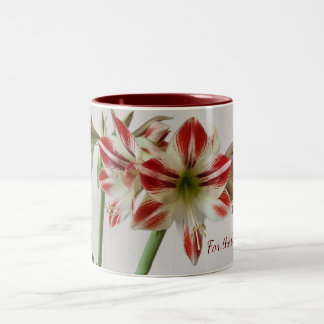 Taza Bicolor Flor de amaryllis roja con texto personalizado