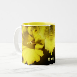 Taza Bicolor Flor de Daffodil Muy Personalizada
