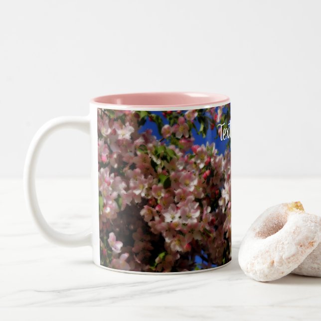 Taza Bicolor Floral de primavera rosa personalizada (Con donut)