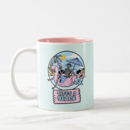 Taza Bicolor Flotador de flamenco esqueleto en la playa de la v