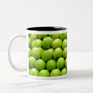 Taza Bicolor Fondo del patrón de manzana verde fresco