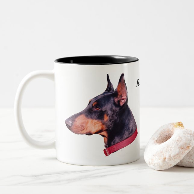 Taza Bicolor Foto de cara de perro Doberman personalizada (Con donut)