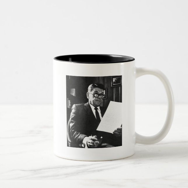 Taza Bicolor Fotografía de Ronald Reagan (Derecha)