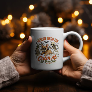 Taza Bicolor Frenchie en Fuga Halloween Perro Persigue Esquel