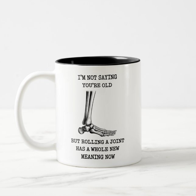 Taza Bicolor Funny Birthday Husband Joint Getting Old Friend (Izquierda)