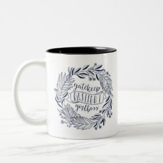 Taza Bicolor Gatekeep Gaslight Girlmanager