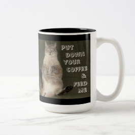 Taza Bicolor Gato "BAJA TU CAFÉ Y ALIMENTA" Mug