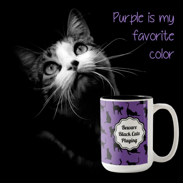 Taza Bicolor Gatos negros de Halloween púrpura y espeluznantes (Be eerie, be spooky. This year's Halloween color is Purple Haze!)
