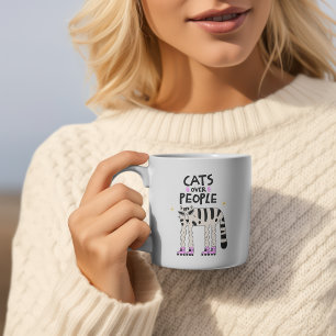 Taza Bicolor Gatos sobre personas – Gato patinando