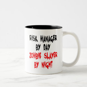 Taza Bicolor Gestor de riesgos Zombie Slayer