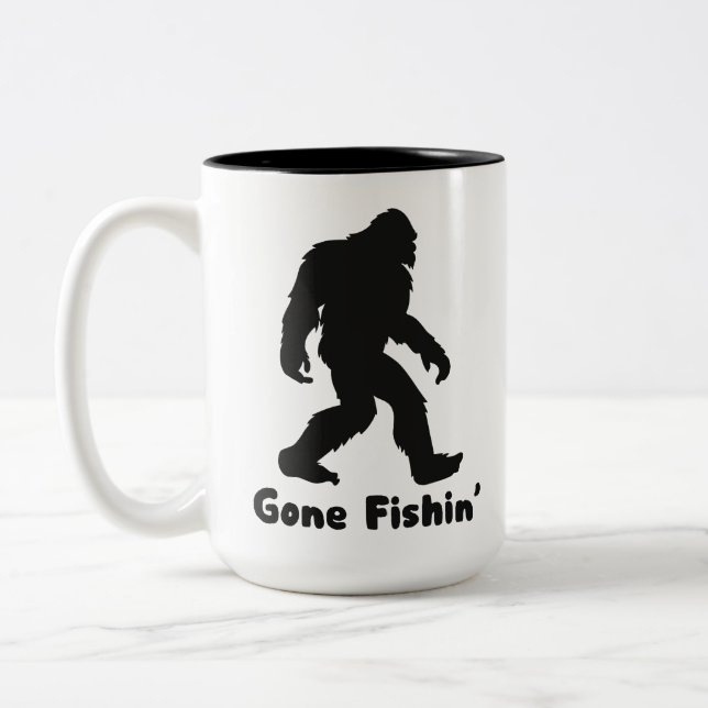 Taza Bicolor Gone Fishin’ Bigfoot Sasquatch (Izquierda)
