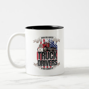 Taza Bicolor Gracioso Dios creó camioneros con bandera estadoun