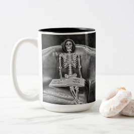 Taza Bicolor Gracioso Esqueleto Gótico Vintage Blanco Y Negro