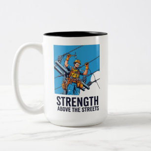 Taza Bicolor Gráfico de trabajador de línea eléctrica