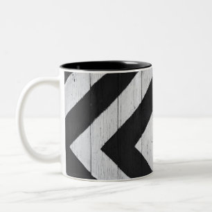 Taza Bicolor Grano de madera pintado en blanco y negro