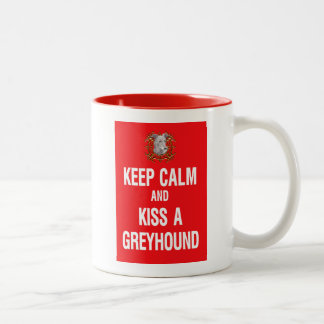 Taza Bicolor Guarde el galgo tranquilo del beso