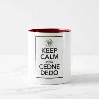 Taza Bicolor GUARDE LA CALMA y CEDNE DEDO