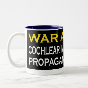 Taza Bicolor Guerra contra la máquina de la propaganda de la