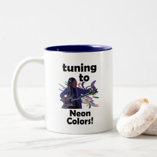 Taza Bicolor Guitarrista afinando para Favor de Fiesta de Color
