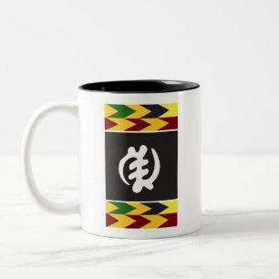 Taza Bicolor Gye Nyame Adinkra Mug con un colorido acento de Ke