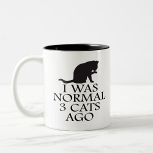 Taza Bicolor hace 3 gatos-yo-era-normal-hace-divertido-gato