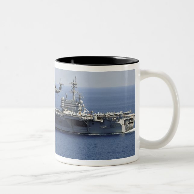 Taza Bicolor Helicóptero marino MH-60 (Derecha)