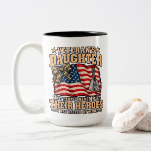Taza Bicolor Hija de veterano La mayoría de la gente nunca cono