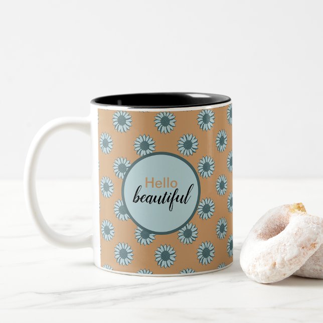 Taza Bicolor Hola Hermosos Sunflower Azules (Hello Beautiful Blue Sunflowers Two-Tone Coffee Mug from Studio Posies. )