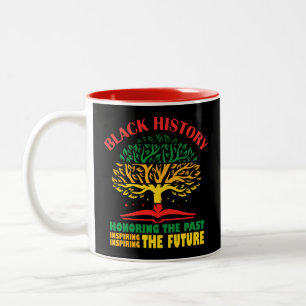 Taza Bicolor Honrando la historia negra del pasado inspirando e