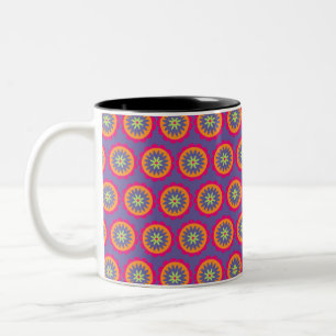 Taza Bicolor ilustración de formas florales naranja y rosa