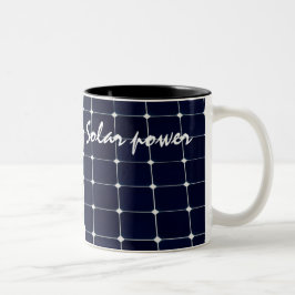 Taza Bicolor Imagen divertida de un panel de energía solar