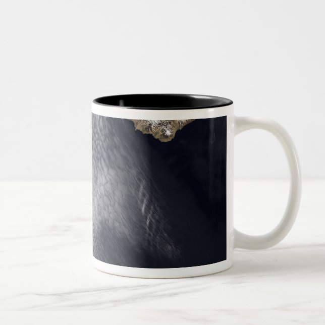 Taza Bicolor Imagen satelital de la isla Semisopochnoi (Derecha)