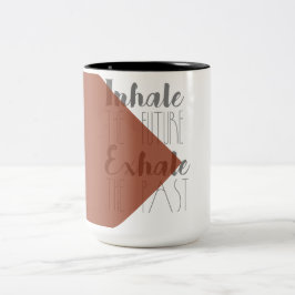 Taza Bicolor Inhalar el futuro, exhalar el pasado | Mug moderno