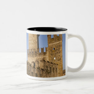 Taza Bicolor Italia, provincia de Brescia, Sirmione. Castillo