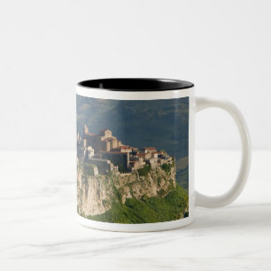 Taza Bicolor Italia, Sicilia, Enna, Calascibetta, Vista matutin