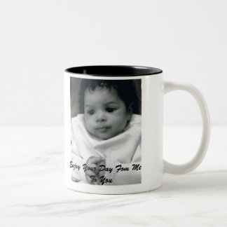 Taza Bicolor Jayla_Allard01, disfrutan de su día Fom yo a usted