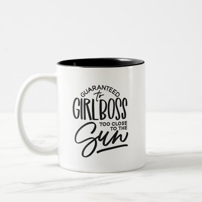 Taza Bicolor Jefa del sol letra a mano (Izquierda)