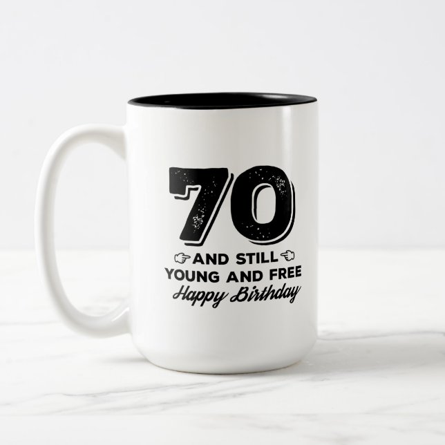 Taza Bicolor jovencito genial de 70 años de citas (Izquierda)