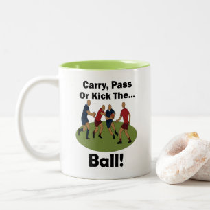 Taza Bicolor Jugador de Rugby Lleva Pase o Patea el Balón Fiest