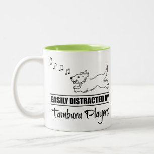 Taza Bicolor Jugadores de Tambura distran fácilmente a perro en