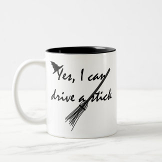 Taza Bicolor La bruja empuja una divertida peluca de Halloween
