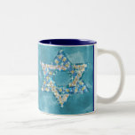 Taza Bicolor La gema adornó la estrella de David<br><div class="desc">El arte dibujado para asemejarse a gemas y los sparklies llenan en la forma de la estrella de David para hacer esto un regalo muy especial para sí mismo o los amigos y familia este Jánuca.</div>