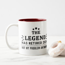 Taza Bicolor La leyenda se ha retirado 2024 No es mi jubilación