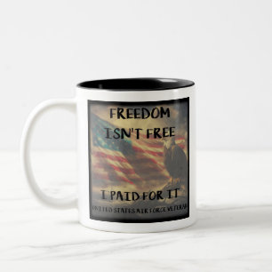 Taza Bicolor La libertad no es la versión libre del café Mug Ai